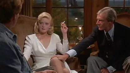 Blonde hottie erhält einen sexfilme ohne registrierung Schwanz in einem nassen Loch zur gleichen Zeit