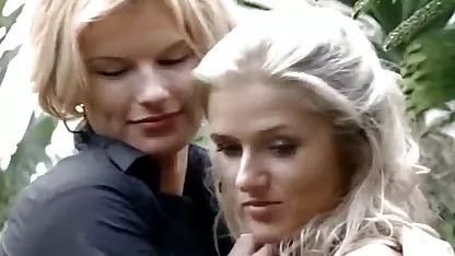 Riley und Natalia Starr sind sexfilm mädchen zwei Freunde