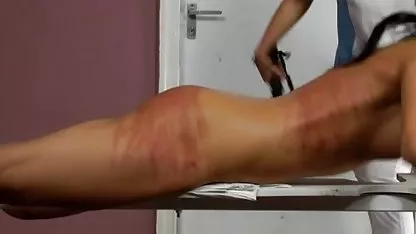 Luxuriöse vollbusige Mama bekommt gefickt auf dem kostenlose pornos heute Tisch