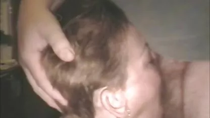 Puppe fickt mit freie deutsche pornofilme einem dildo auf der Bühne